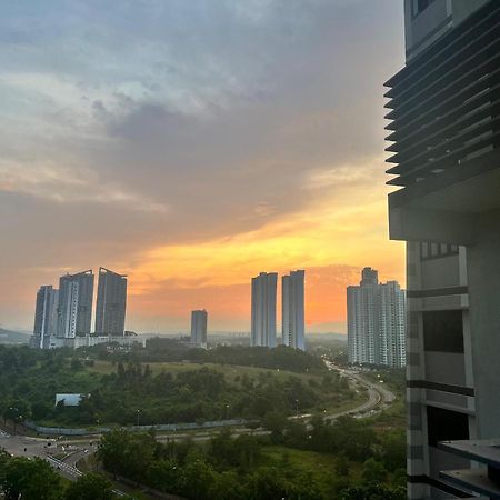 D Bunga مسلم Homestay Pool View Legoland Nusajaya Nusajaya  Εξωτερικό φωτογραφία
