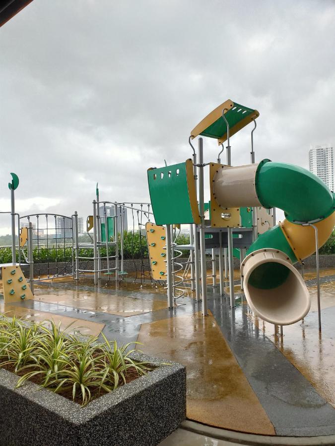 D Bunga مسلم Homestay Pool View Legoland Nusajaya Nusajaya  Εξωτερικό φωτογραφία