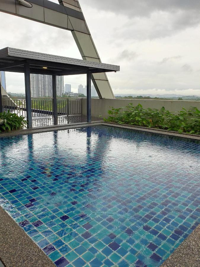 D Bunga مسلم Homestay Pool View Legoland Nusajaya Nusajaya  Εξωτερικό φωτογραφία