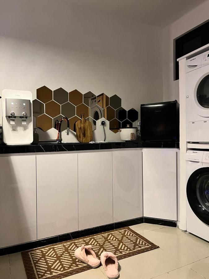D Bunga مسلم Homestay Pool View Legoland Nusajaya Nusajaya  Εξωτερικό φωτογραφία