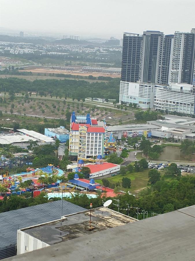 D Bunga مسلم Homestay Pool View Legoland Nusajaya Nusajaya  Εξωτερικό φωτογραφία