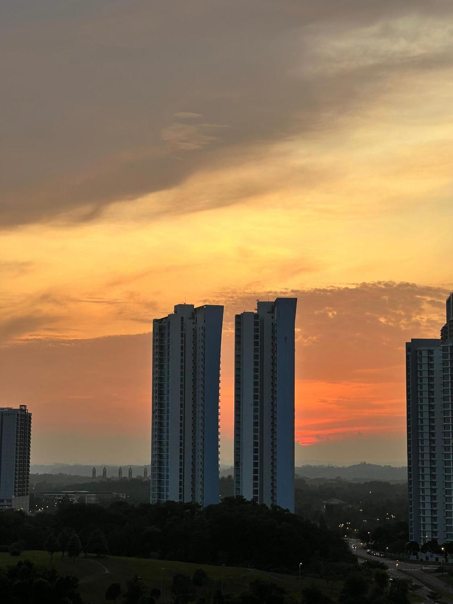 D Bunga مسلم Homestay Pool View Legoland Nusajaya Nusajaya  Εξωτερικό φωτογραφία